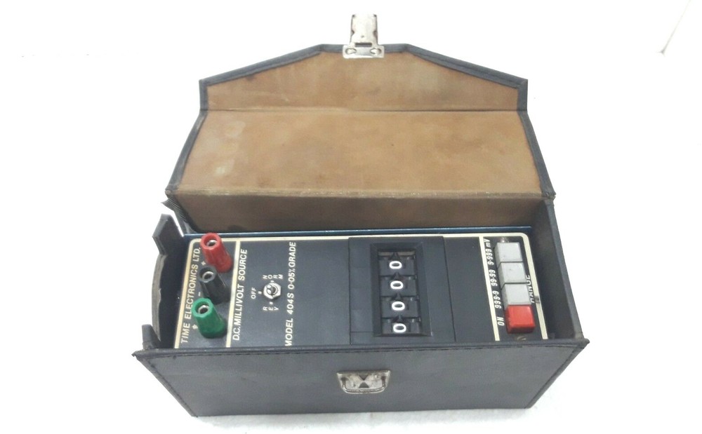 Time Electronics 404S DC Millivolt Source Multi Function Calibrator With Case