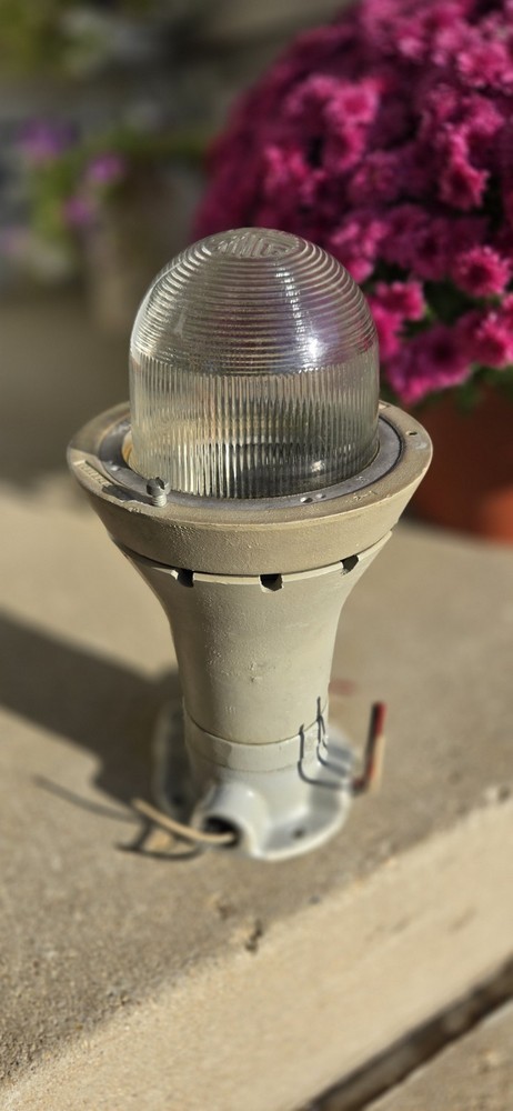 CROUSE-HINDS EXPLOSION-PROOF LIGHTING FIXTURE EVCX215 model M6