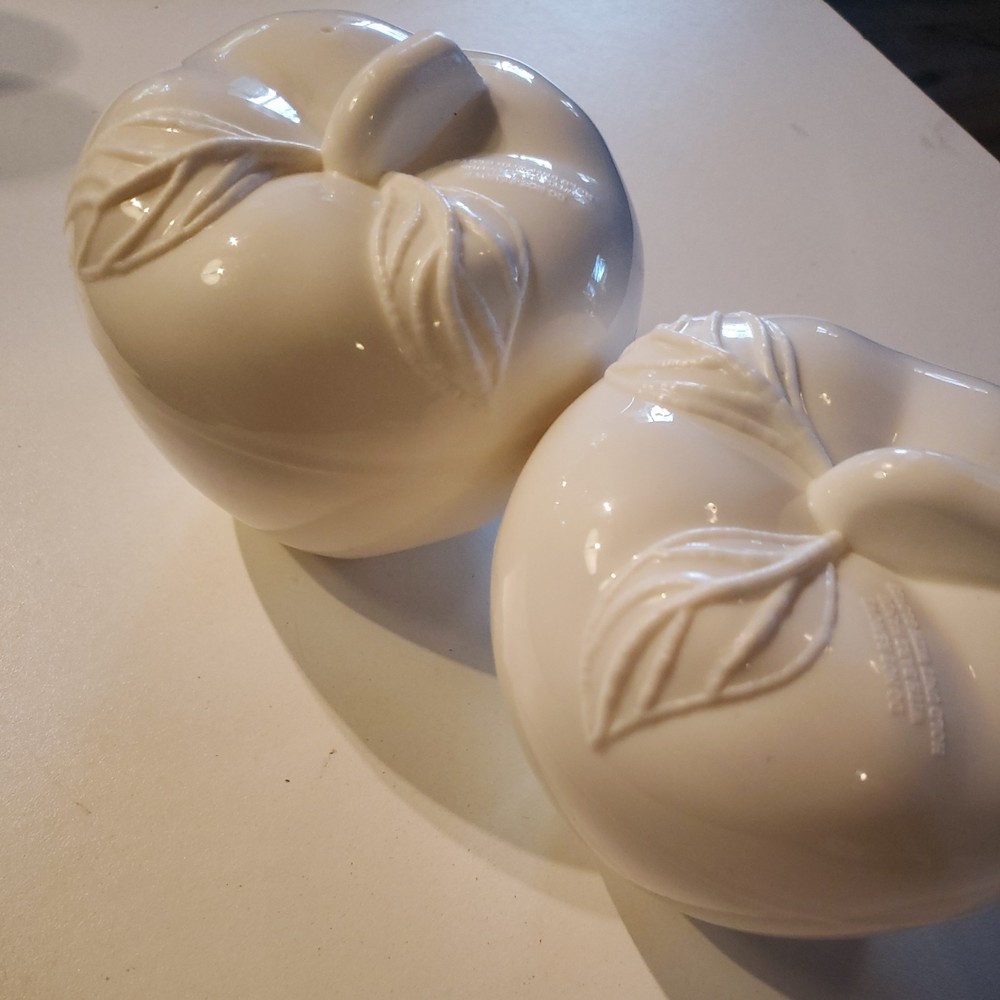 Hampton's Microwaveable Apple Baker  With 2 Bakers