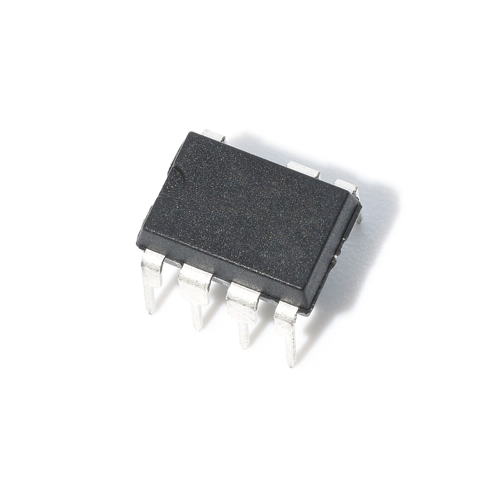50PCS LNK562PN LNK562 DIP7