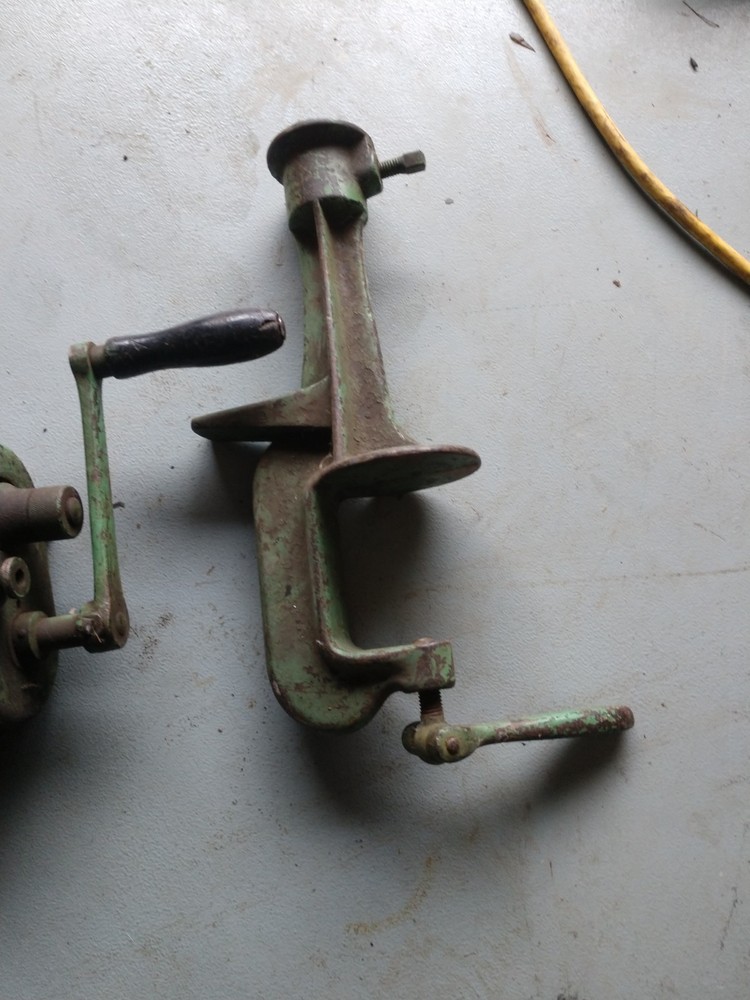 Niagara Hand Crank Bead Roller - vintage sheet metal work