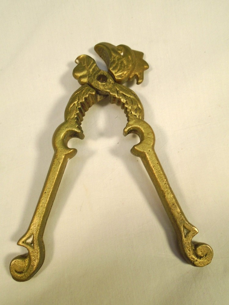VINTAGE SOLID BRASS ROOSTER CHICKEN BIRD 6" NUT CRACKER PERFECT