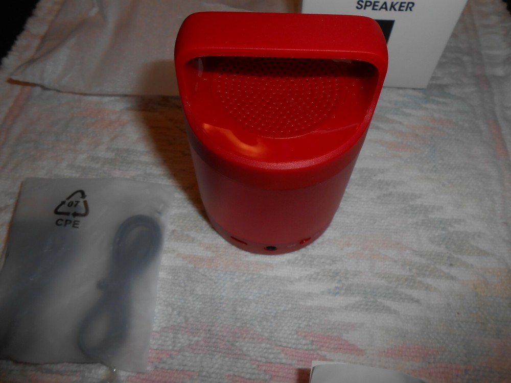 Pluto Portable Bluetooth Speaker-Red