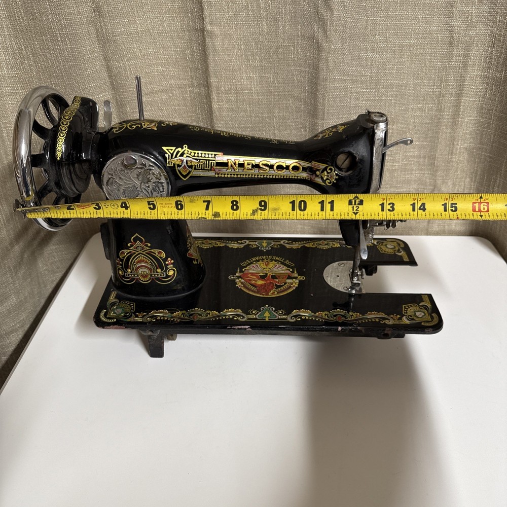 UNTESTED AS IS WORLD'S BEST DELUXE SEWING MACHINE NESCO