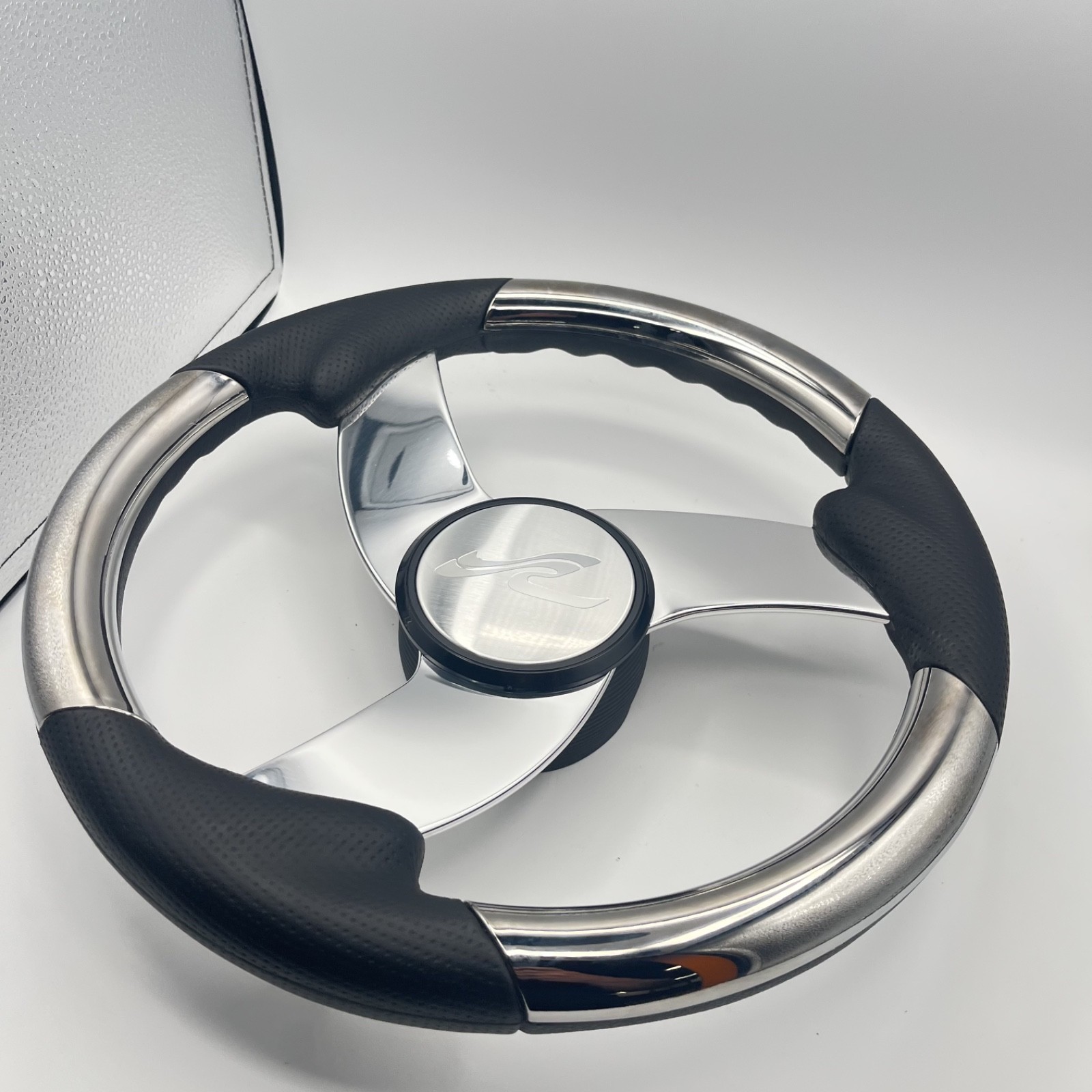 Model M533 Boat Steering Wheel Polished Alum Spoke KEYED HUB Urethane | Sea Ray