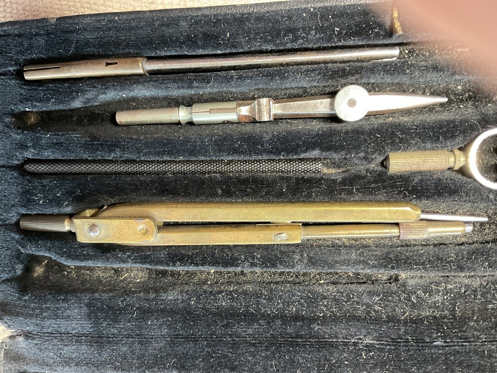 vintage drafting compass set In D Cent Condition