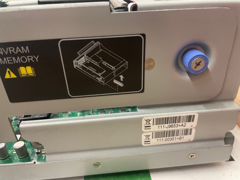 Netapp fas-3170 111-00421+B0 Processor Controller Module. 111-00351+b1
