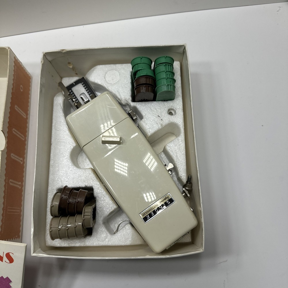 VTG Singer Professional Buttonholer For Sewing Machine 20 Attachments & Manual