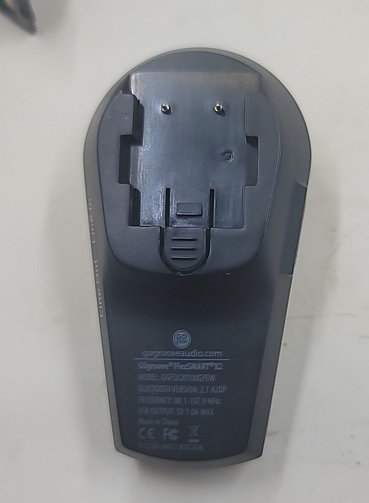 GOGROOVE FLEXSMART X2 BLUETOOTH IN CAR FM TRANSMITTER W/USB Charger.