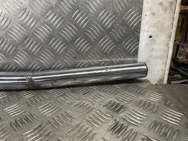 SUZUKI DR750 left fork leg