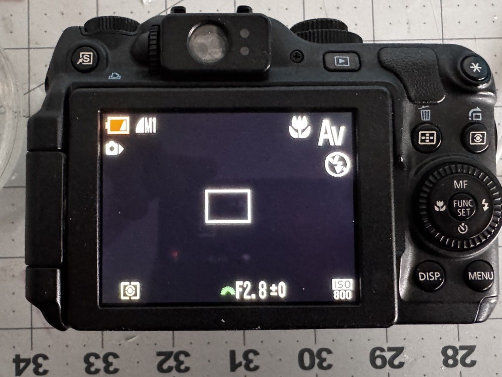 Canon PowerShot G12 10MP Digital Camera (read)