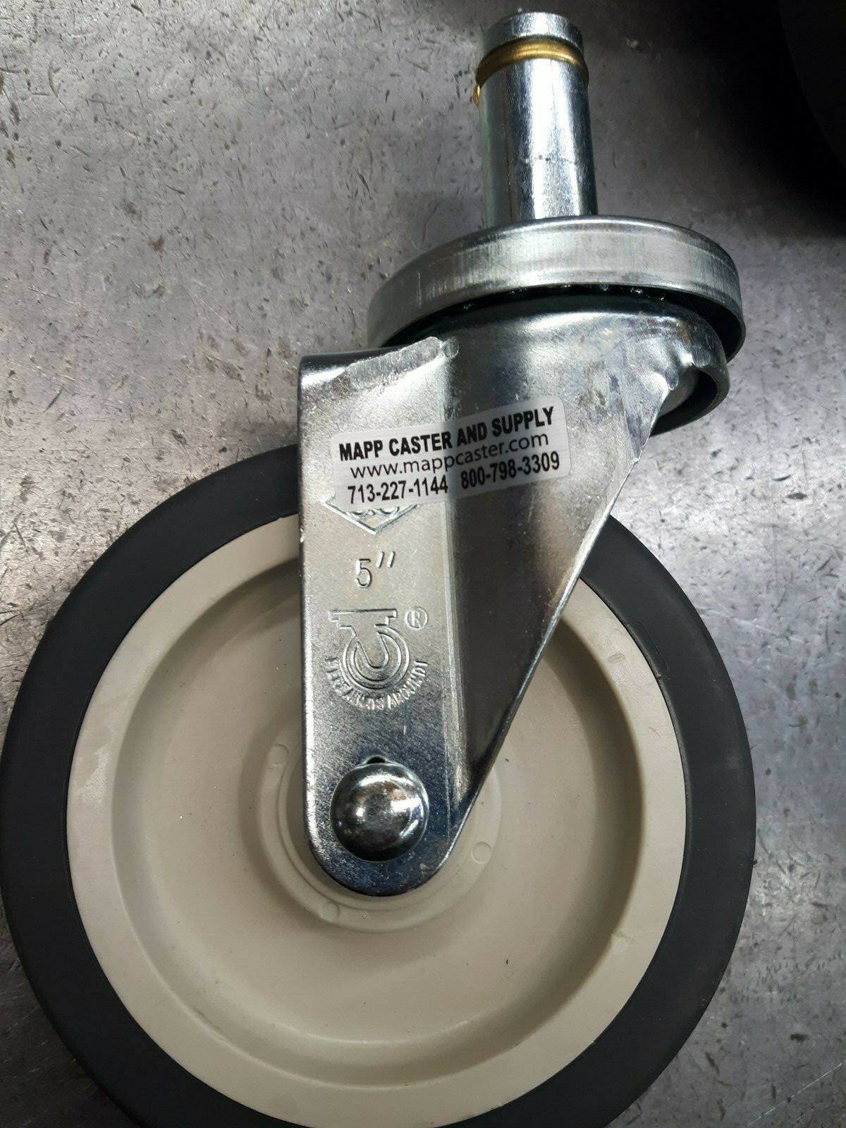 Set of 4 Metro Rack 5" Casters 2 with Brakes and 2 Without Brakes NSF