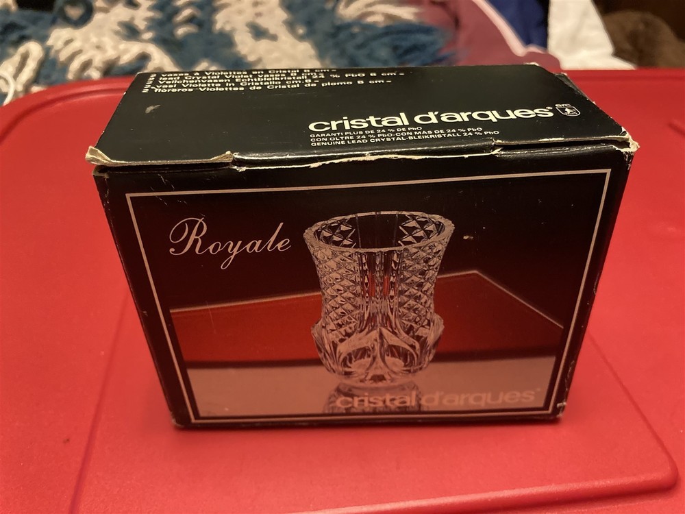 2 small violet vases, Cristal d'Arques Royale pattern