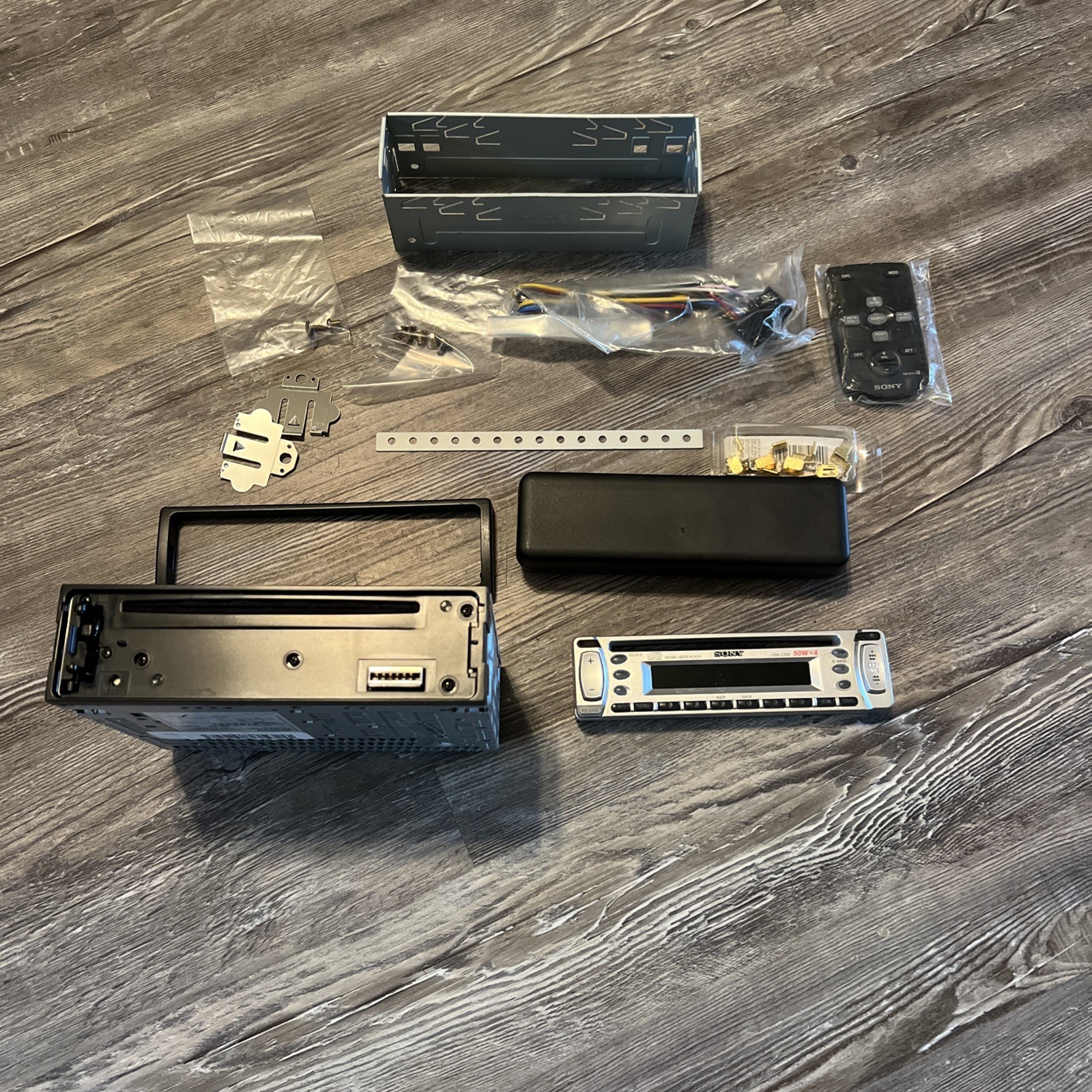 Sony In Dash CDXL350 FM/AM Compact Disc Player Car Stereo w/Detachable Faceplate