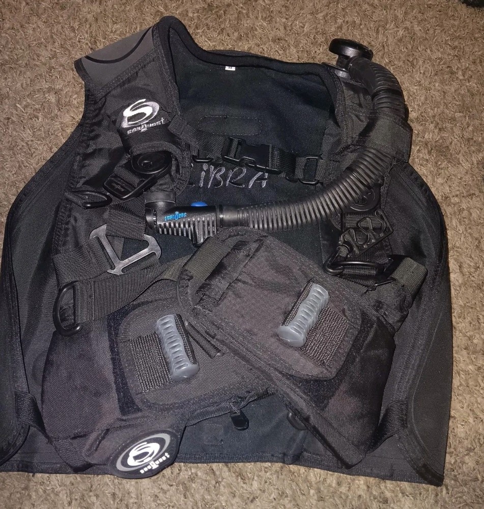 SeaQuest  BLACK SCUBA DIVING VEST SIZE MEDIUM
