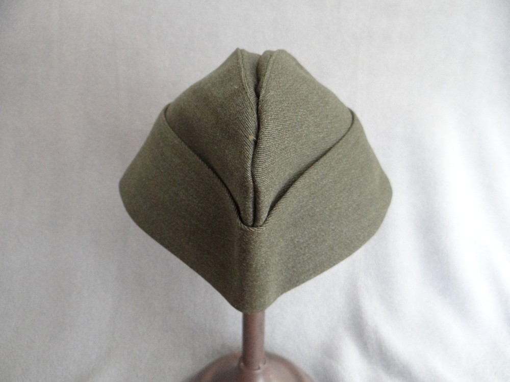 WWII US Marine Corps Officers Overseas Cap with Pin Back Captain Bar, USMC