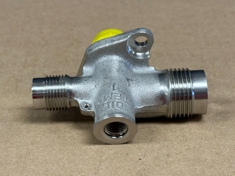 Pratt & Whitney Connector P/N 452367 New