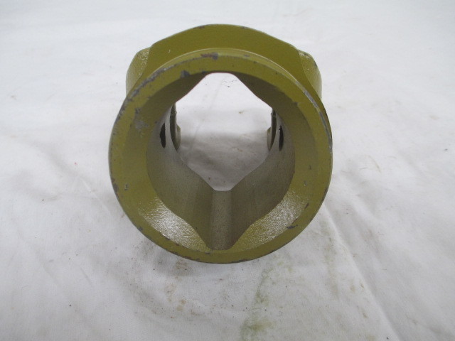 Gehl Inboard Yoke (142711)