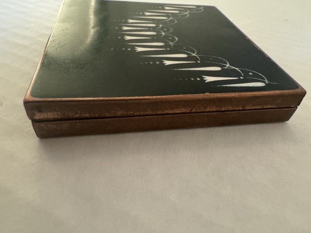 Volupte Vintage Compact (empty)