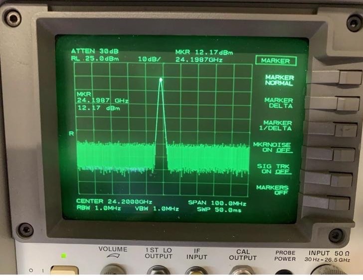 MICROWAVE OSCILLATOR TUNABLE 24Ghz DRO .TESTED