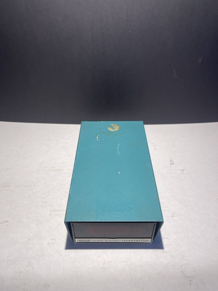 FLUKE 2160A DIGITAL THERMOMETER