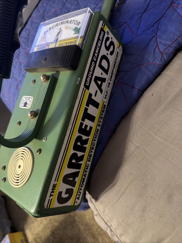 Garrett Deep Seeker Metal Detector