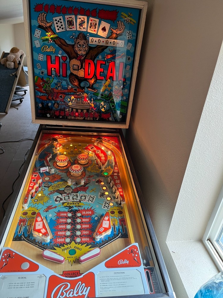 Pinball machine, complete with documents, working, full size