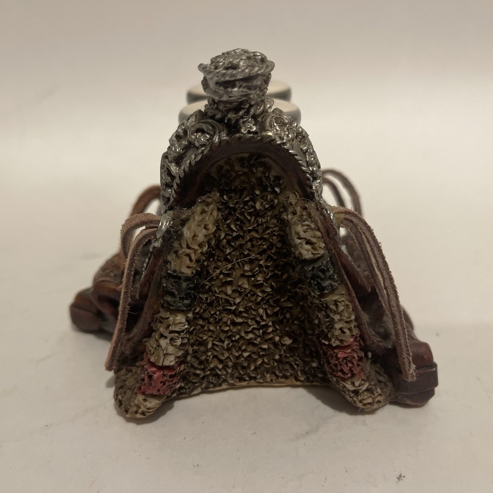 Western SADDLE SALT & PEPPER HOLDER & SHAKERS
