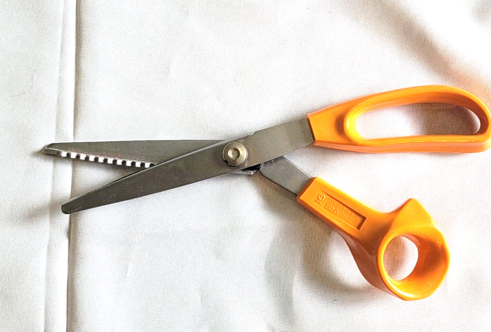 Fiskars Pinking Shears 10” Zig Zag Sawtooth Blade Scissors Shears -Stainless