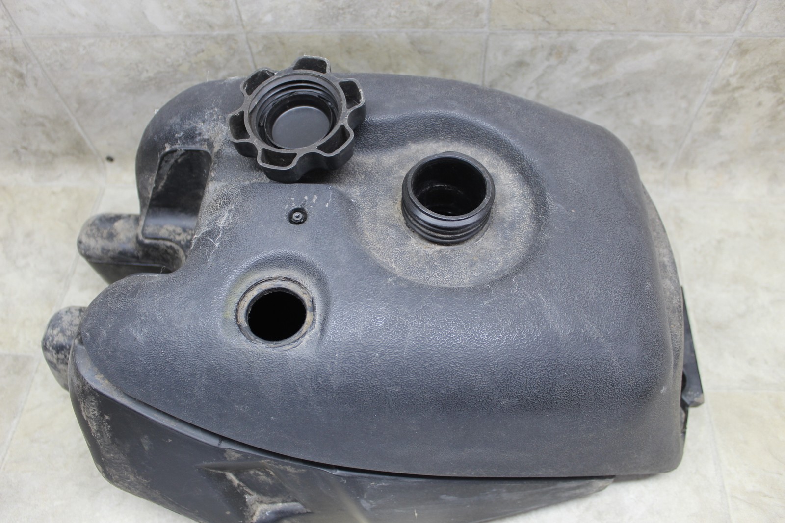 2002-2005 Arctic Cat 250 300 Oem Gas Tank Fuel Cell Petrol Reservoir 0570-068