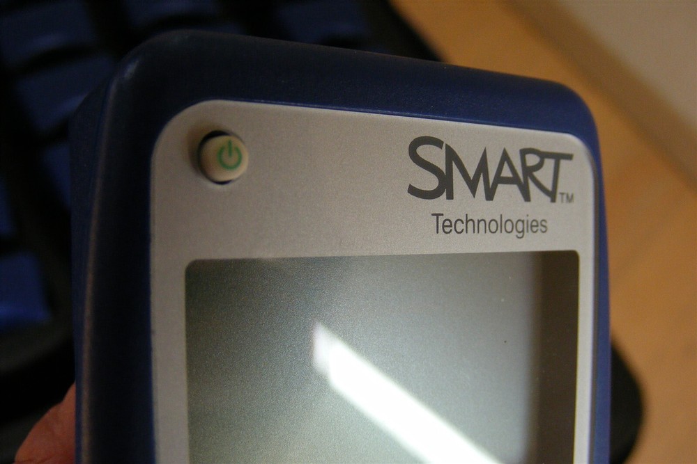 Smart Tech Senteo Interactive Response System- Receiver and 32 Student Clickers
