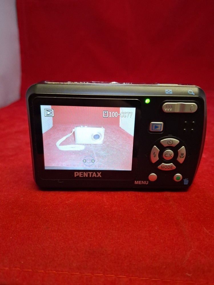 Pentax Optio E50 Digital Camera 8.1MP Black Inc Sd Card E2