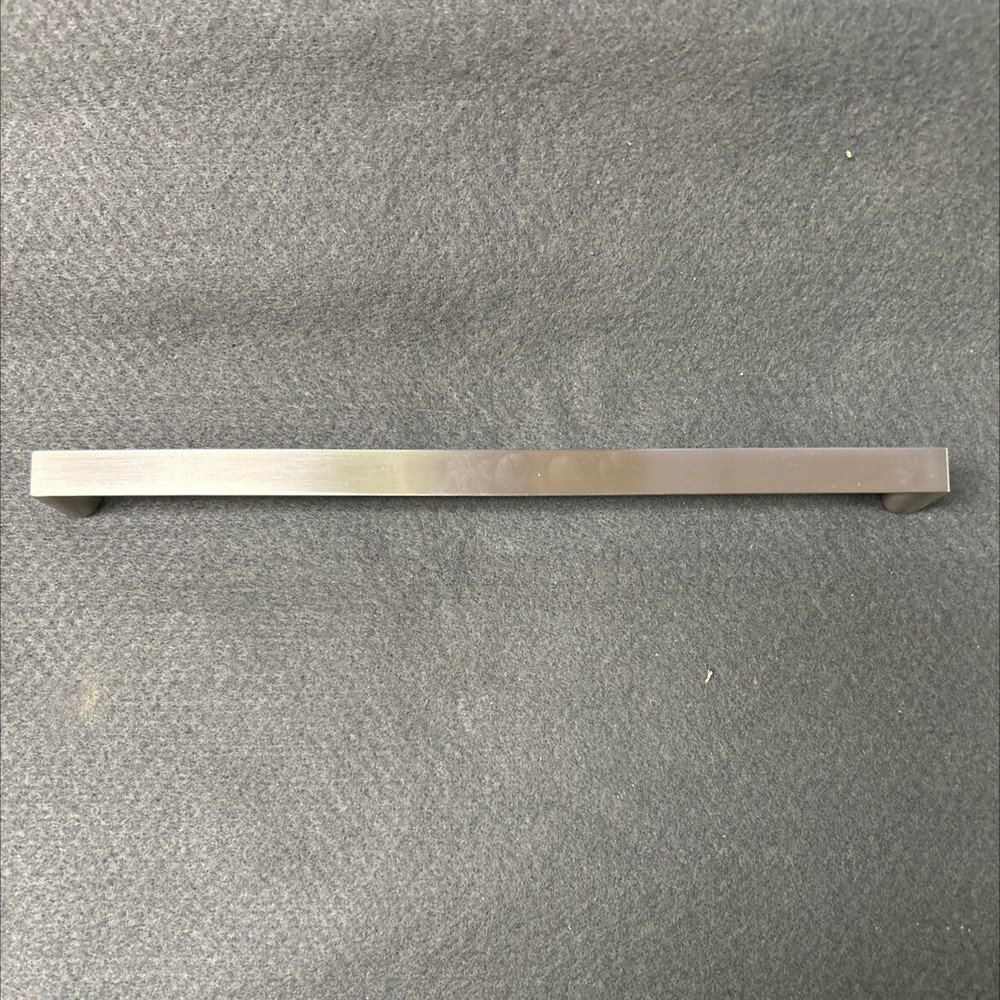 8-13/16" Avante Pull Satin Nickel