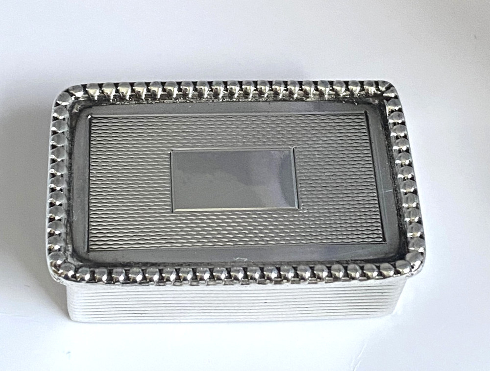 Vintage Heavy Solid Silver Pie Crust Engine Turned Pill Snuff Box Ribbed Sides