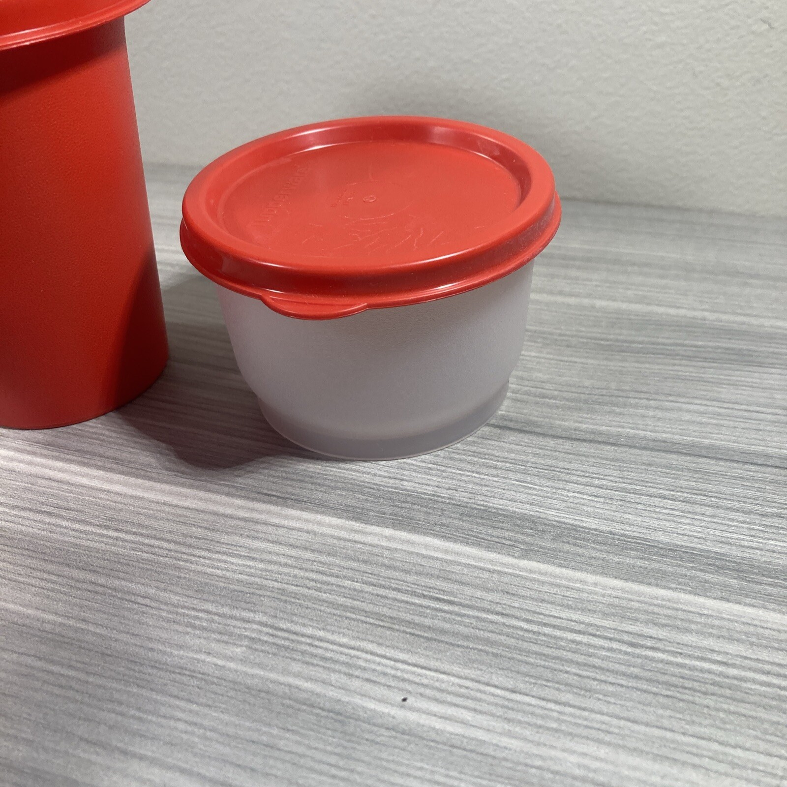 Tupperware Bell Tumbler w/ Sippy Lid 2 Midgets and Snack Cup in Red New!