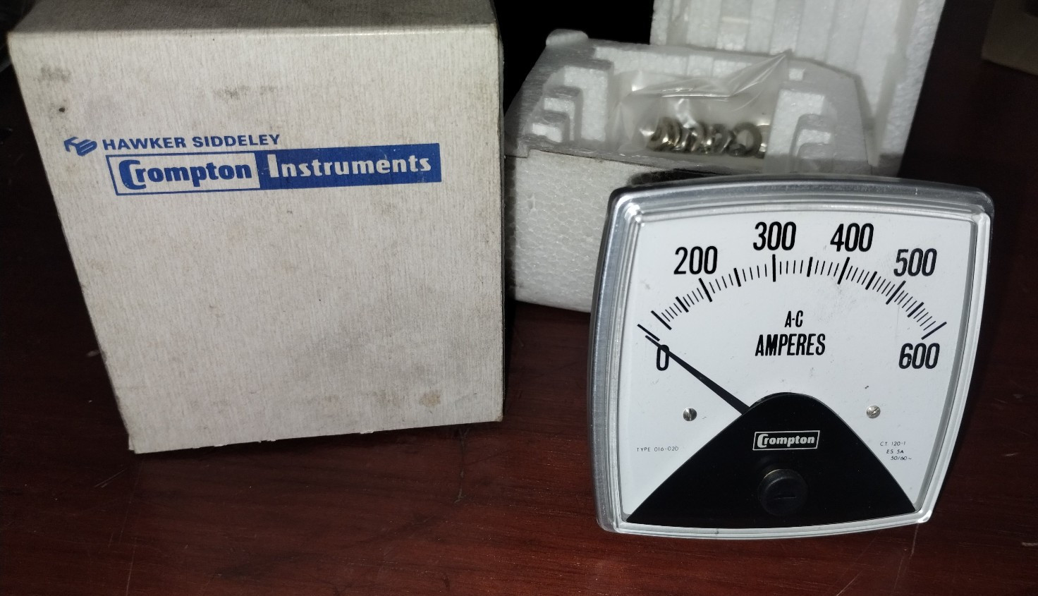 Crompton Instruments 01602AALSSJ 0-600A Ammeter 3.5" Face 2-5/8 Hole size Marine