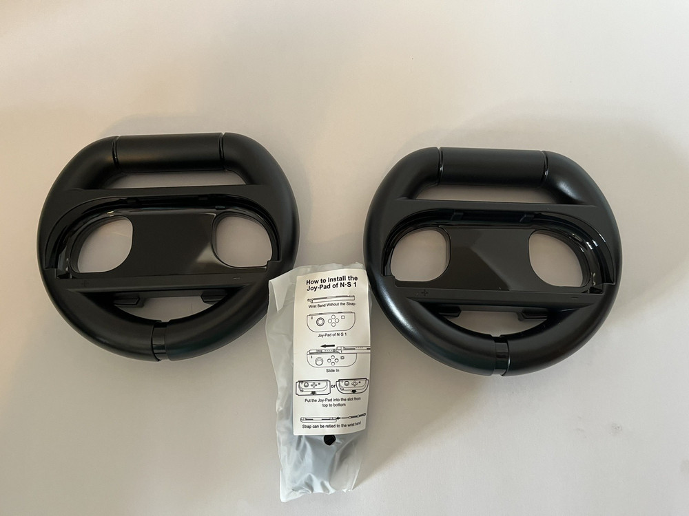 Nintendo Switch Lot of 4 items Switch Dock, Controller Case & Accessories