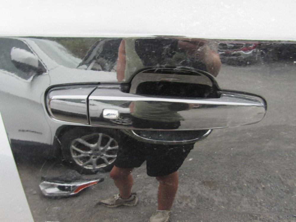 TRAVERSE 2018 Glove Box 1072814