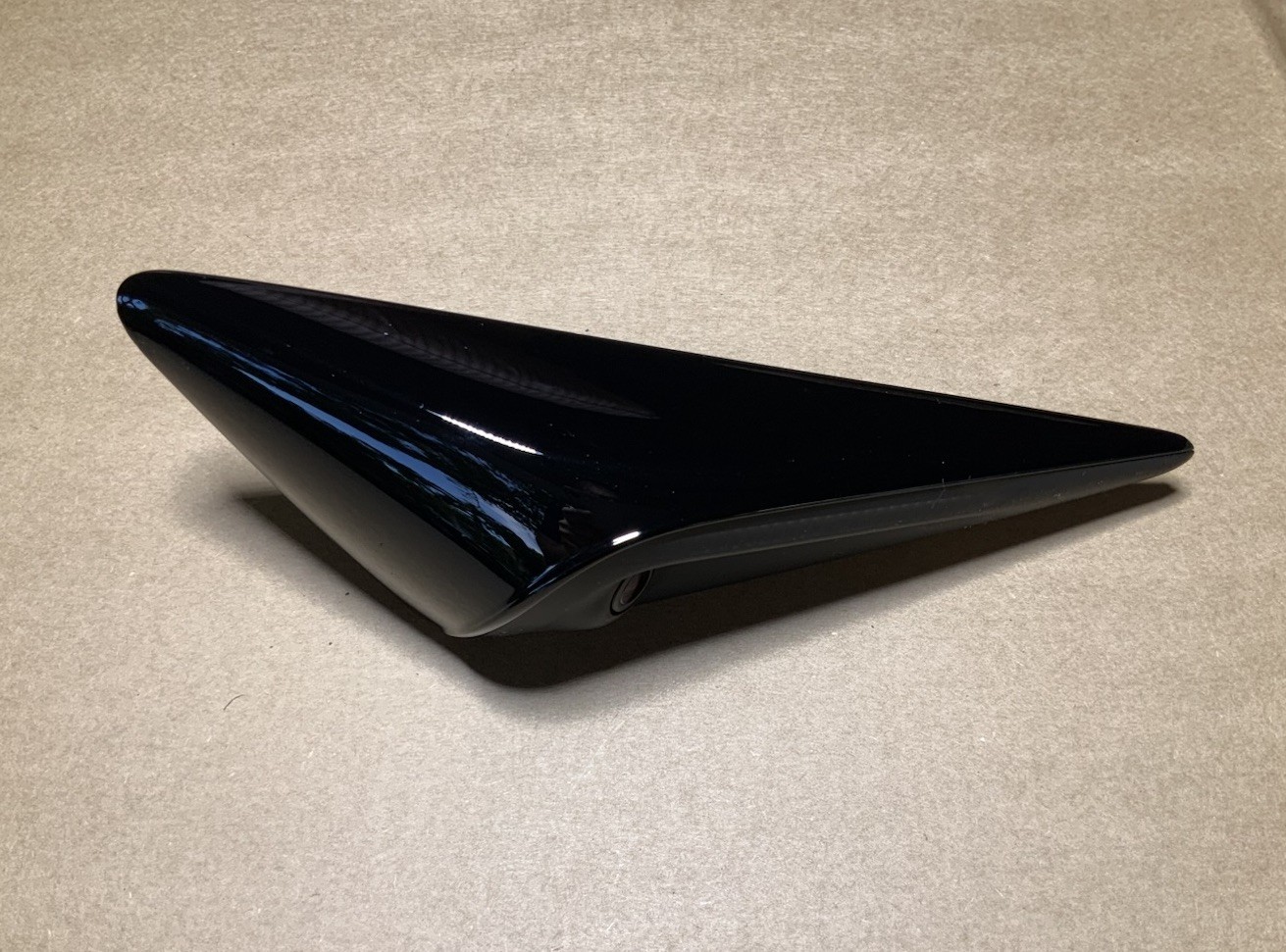 New OEM Tesla Model S 21-23 Left Fender Turn Signal REPEATER Camera 1588283-00-D