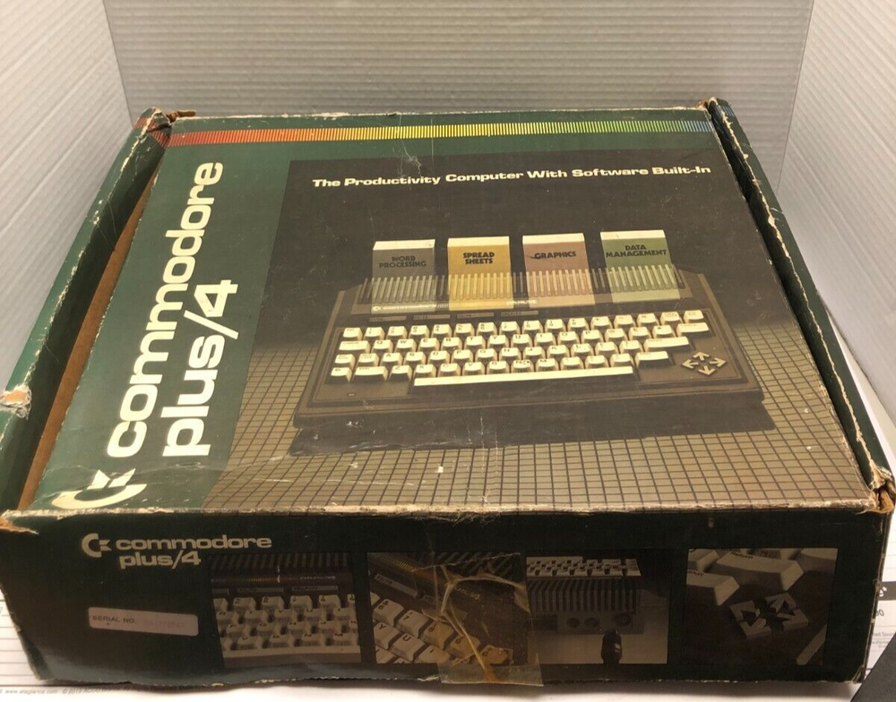 Vintage Commodore Plus/4 computer with Original box / INTEGRATED SOFTWARE MANUAL