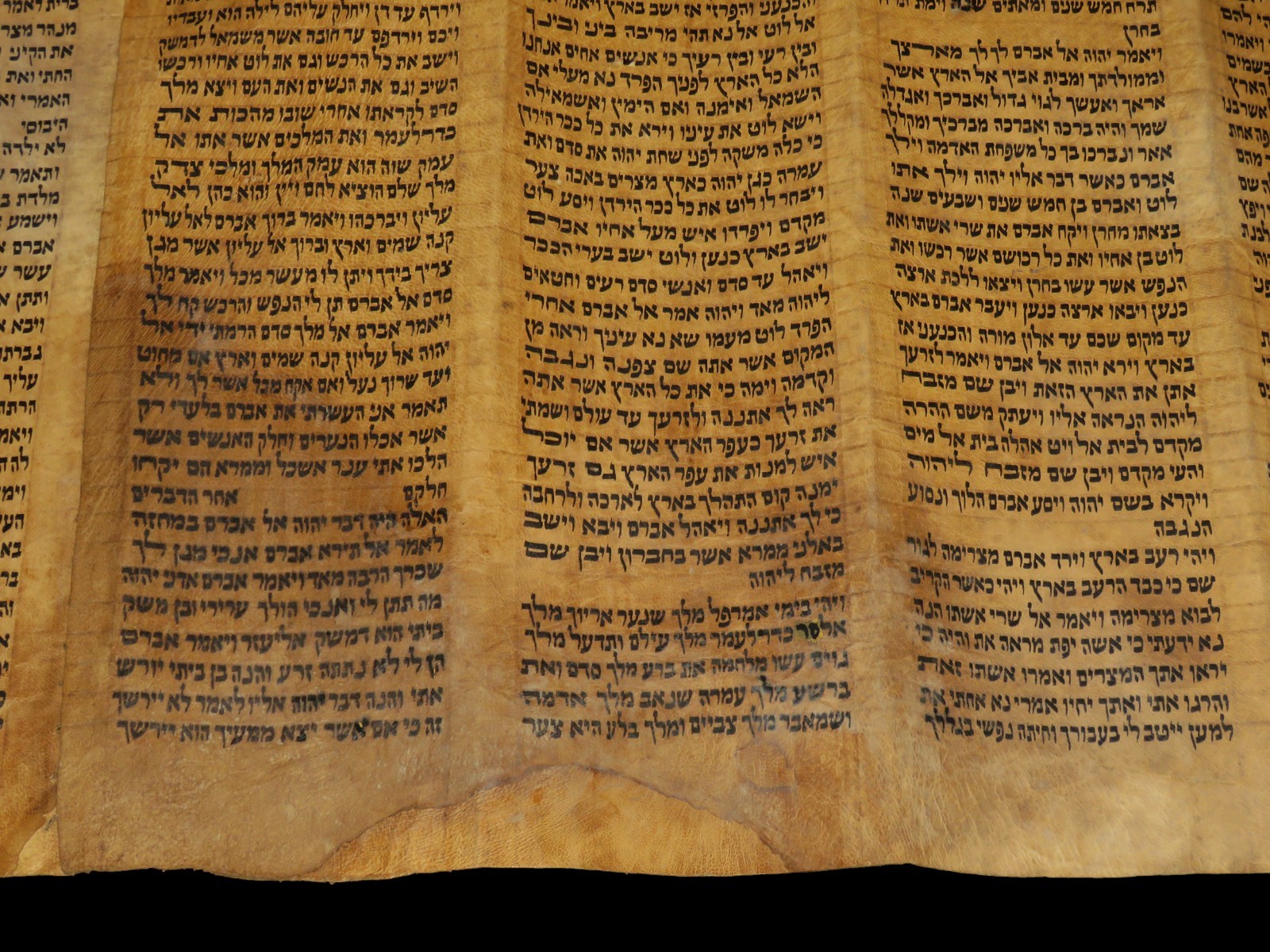 TORAH SCROLL BIBLE VELLUM MANUSCRIPT 300 YRS OLD YEMEN COMPLETE Book of Genesis