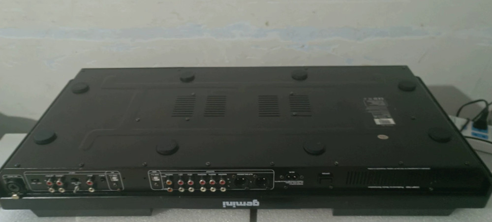 1pcs Gemini cdm7000 DJ mixer