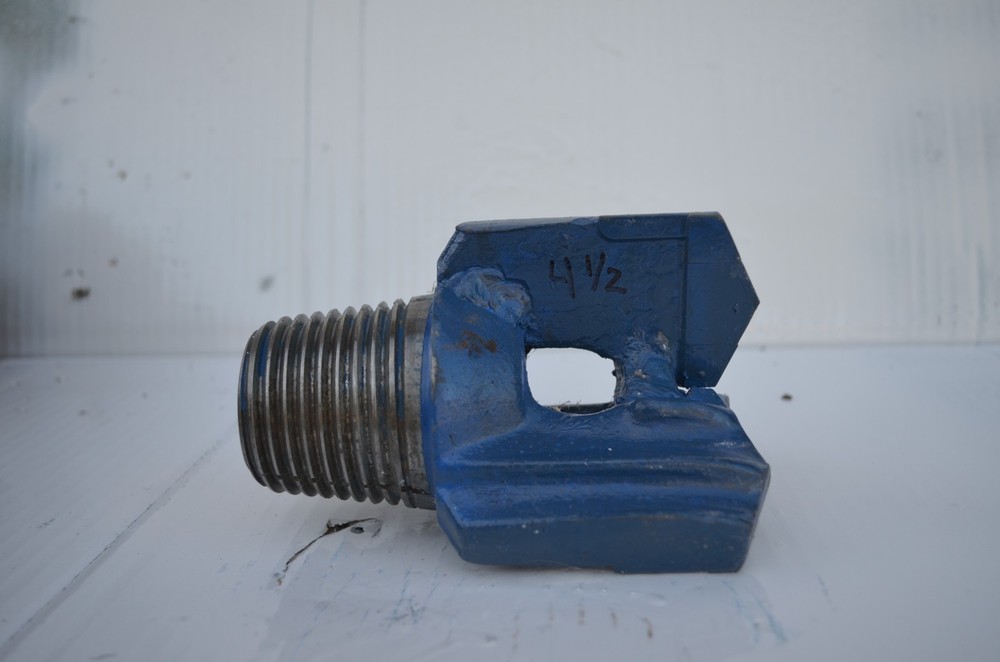 4-1/2 inch Chevron Drag Bit 3 Wing 2-3/8 API Reg Thread