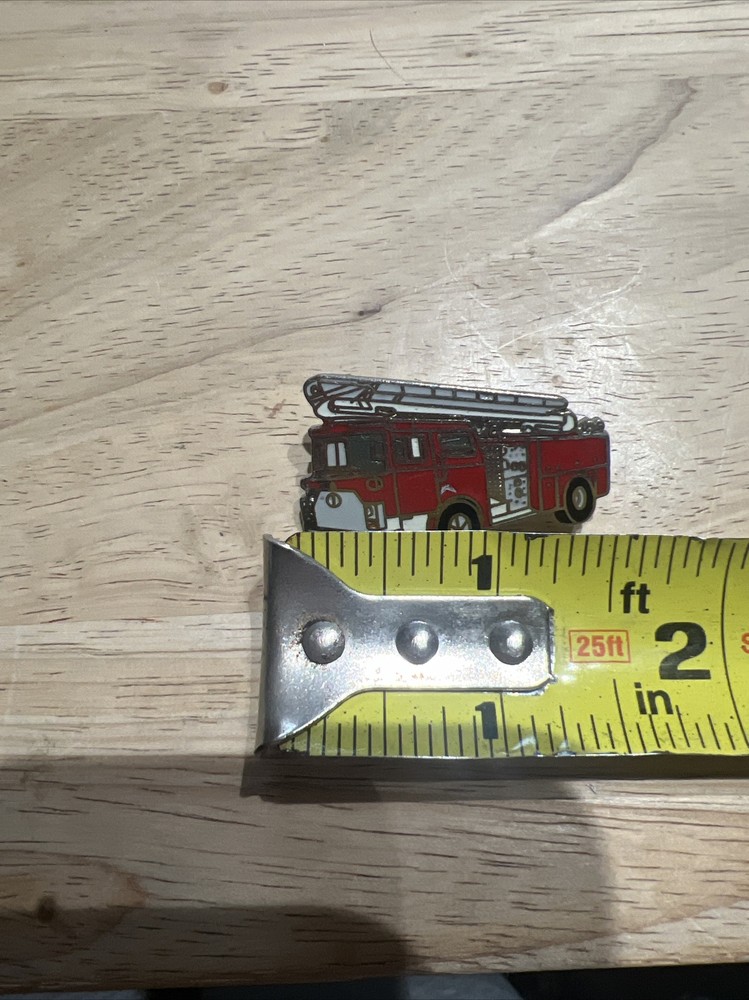 FIRE ENGINE FIREFIGHTER RESCUE TRUCK PIN