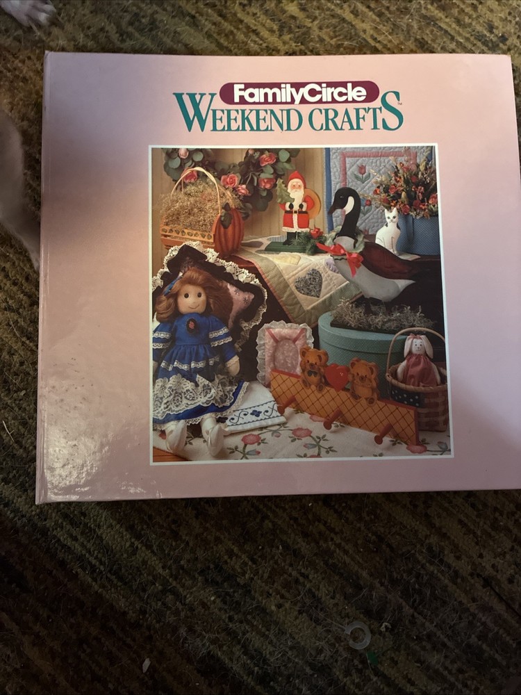 1991 Family Circle Weekend Crafts Notebook