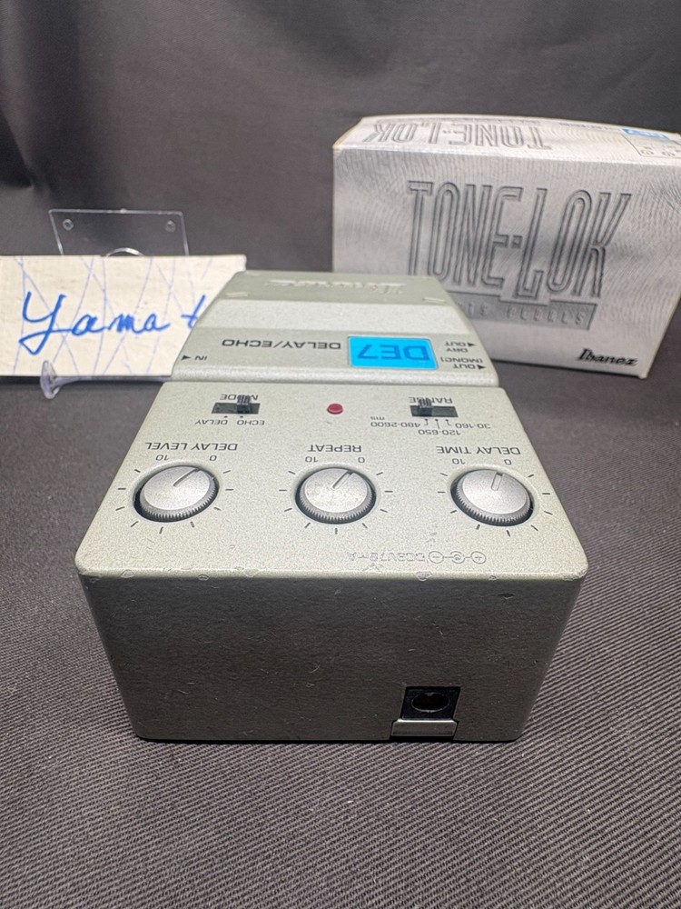 Ibanez DE7 Delay and Echo Guitar Effect Pedal with box