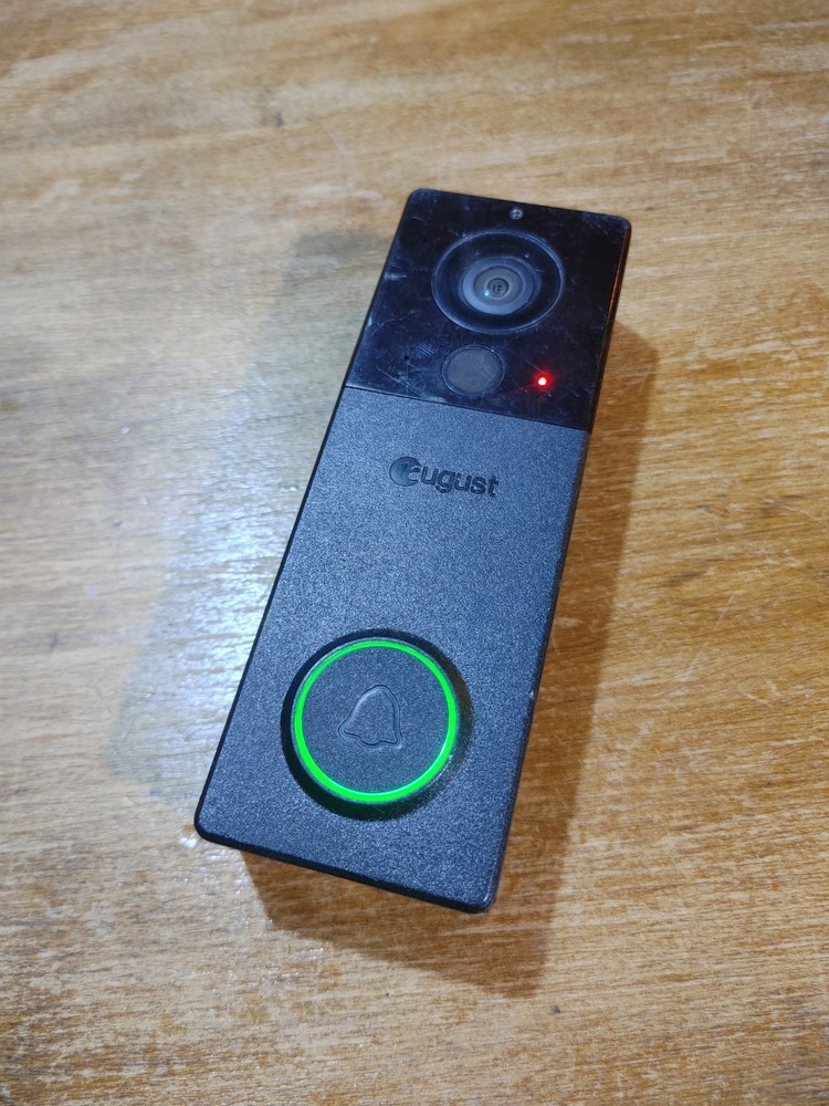 August View wireless doorbell camera