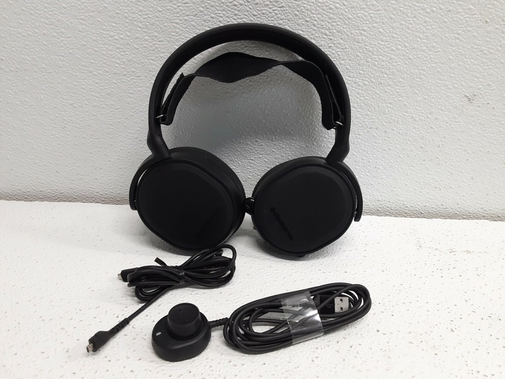 SteelSeries gaming headset Arctis 5 Black