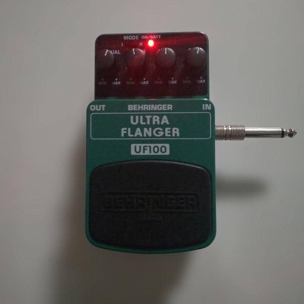 Behringer UF100 ultra flanger guitar effector