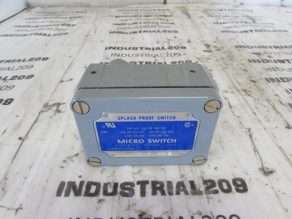 MICRO SWITCH SPLASH PROOF SWITCH 0P-AR  8938 NEW